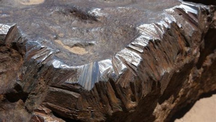 How can I summon a meteorite?